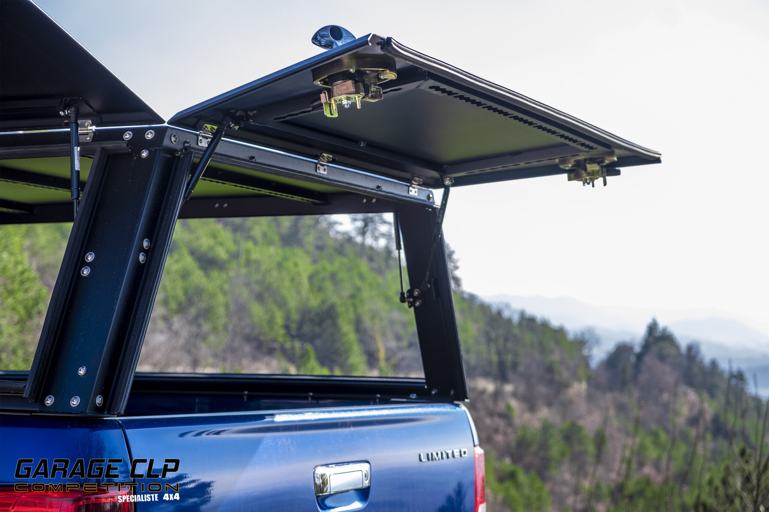 Ford Ranger - Hard top + tente de toit James Baroud