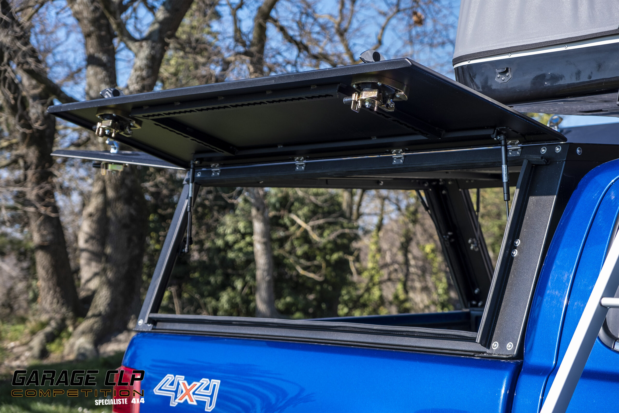 Ford Ranger - Hard top + tente de toit James Baroud